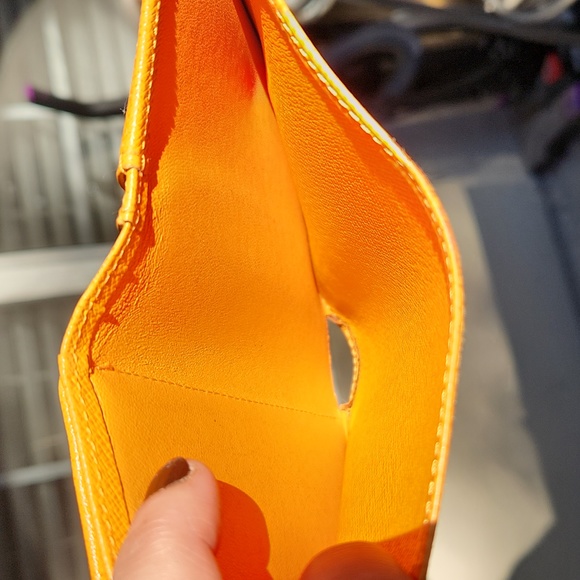 Louis Vuitton Epi Leather Compact Kisslock Wallet in Orange / Tangerine Color - Picture 13 of 17